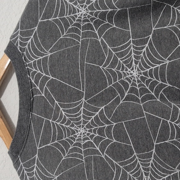 Doe Gray Crewneck Sweatshirt with Spider Web Design women's size Medium - Picture 7 of 11